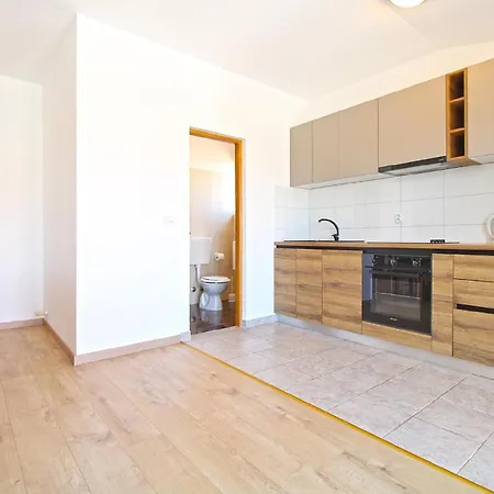 Apartment Fuer 6 Personen Ca 100 Qm In Fazana, Istrien Istrische Riviera