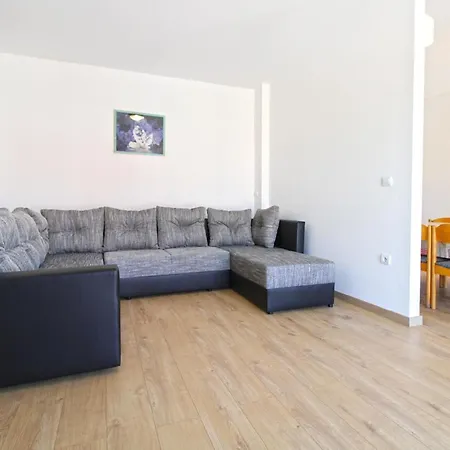 Apartment Fuer 6 Personen Ca 100 Qm In Fazana, Istrien Istrische Riviera *