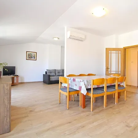 Apartment Fuer 6 Personen Ca 100 Qm In Fazana, Istrien Istrische Riviera *